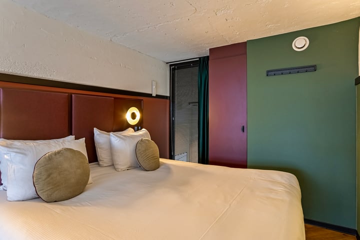 View photo 2 of Hotel De Timmerfabriek suite 123