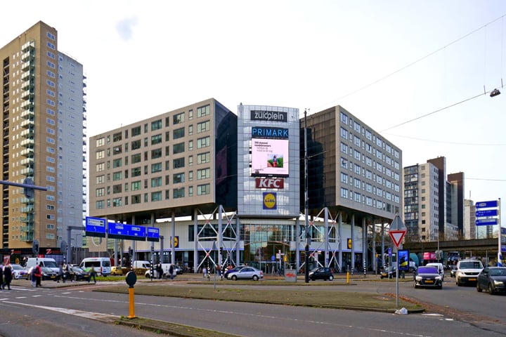 Bekijk foto 1 van Zuidplein 692