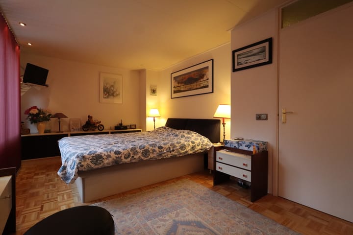 Foto 17 van Esdoornlaan 4