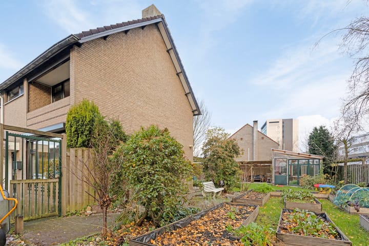 Foto 37 van Rodinstraat 2