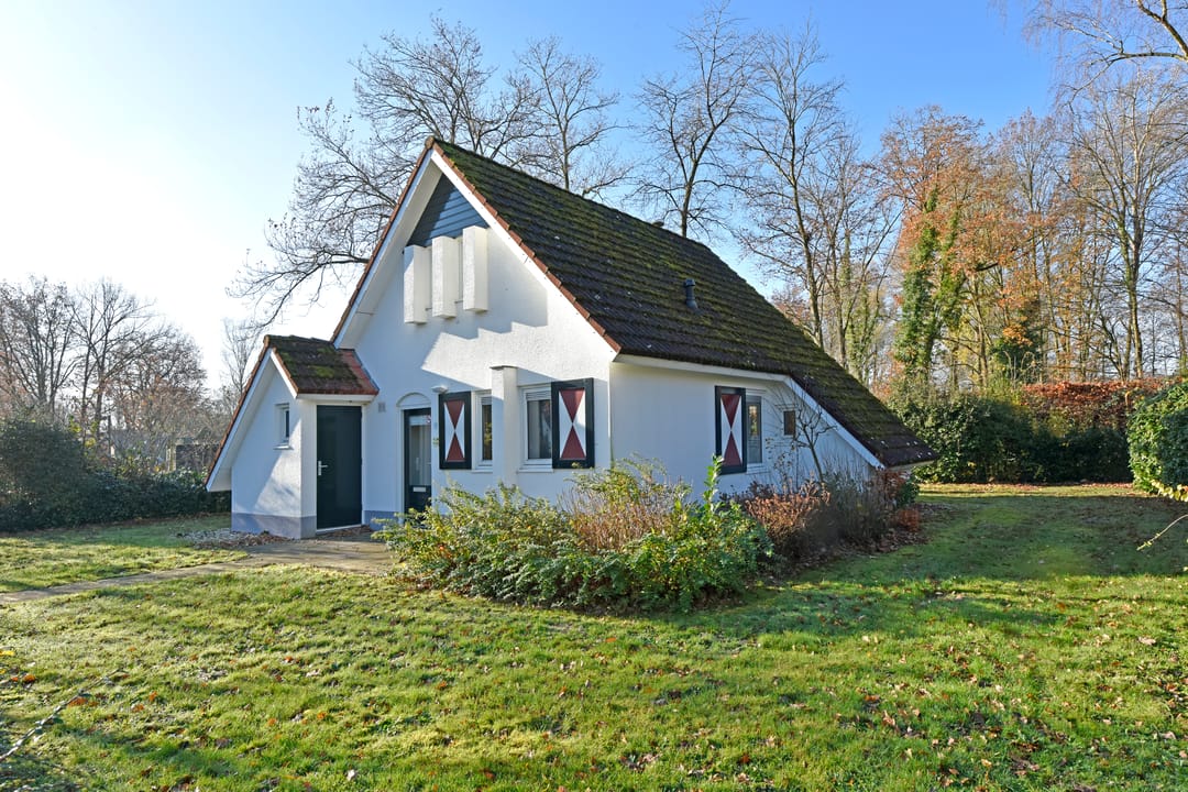 Foto 1 van Zwembadweg 1-001