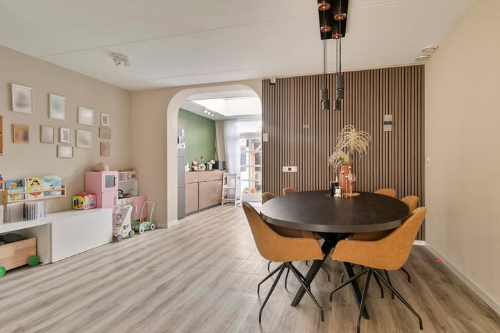 Foto 10 van Hindeloopenstraat 72