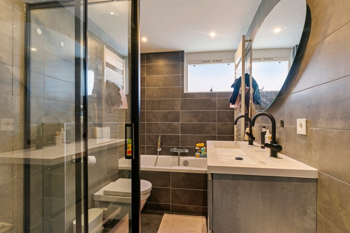 Foto 23 van Hindeloopenstraat 72