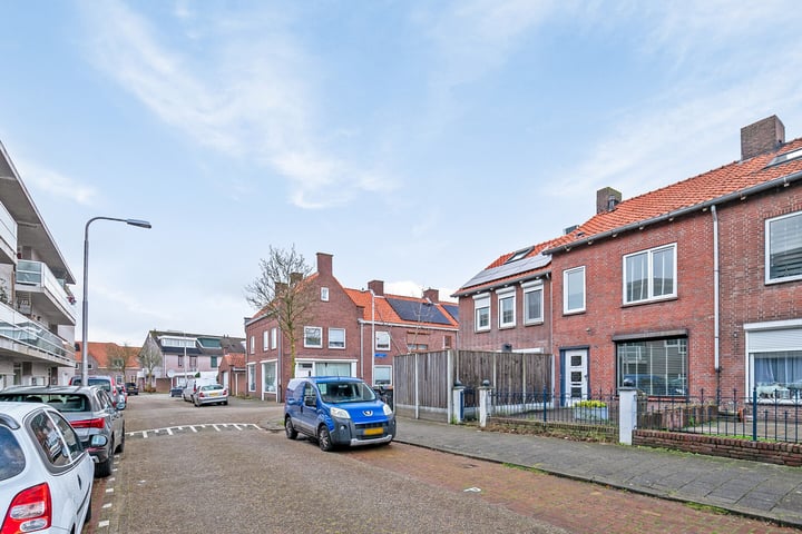 Bekijk foto 3 van Jan van Riebeeckstraat 14