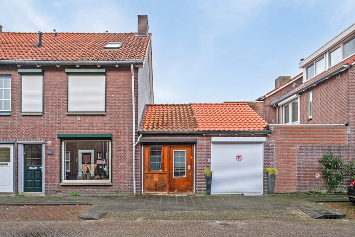 View photo 29 of Jan van Riebeeckstraat 14