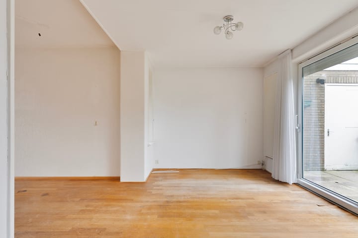 Foto 9 van Donker Curtiusstraat 1