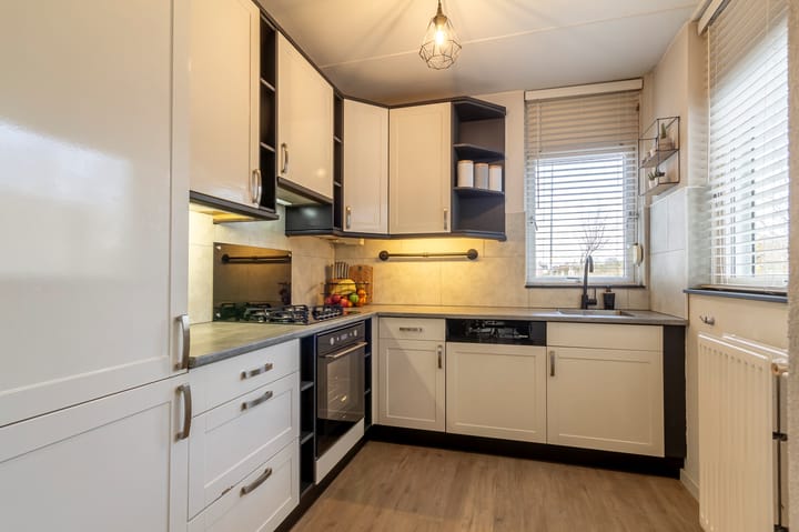 Foto 11 van Saturnus 56