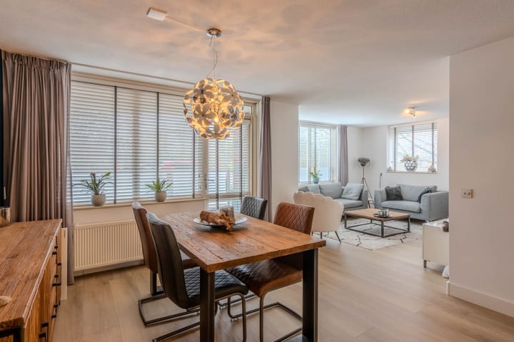 Photo 2 of Goudenregenplein 152