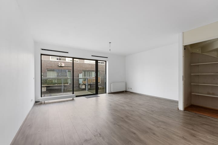 Photo 6 of Van der Voortvaart 17