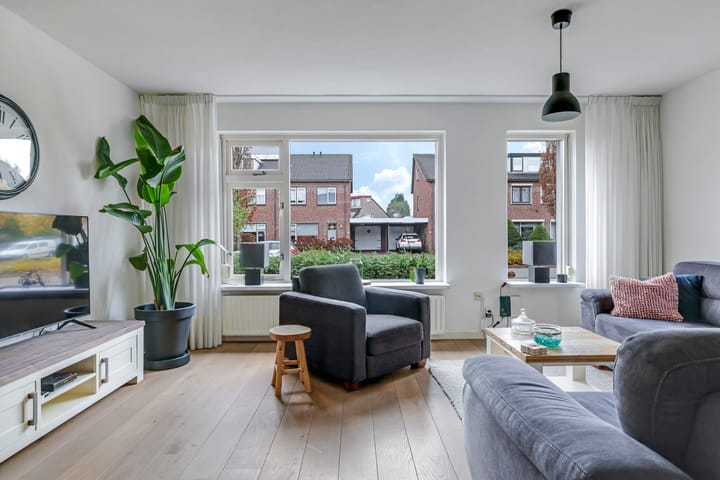 Foto 10 van Van Rooijenstraat 5