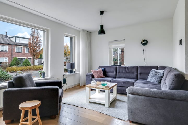 Foto 11 van Van Rooijenstraat 5