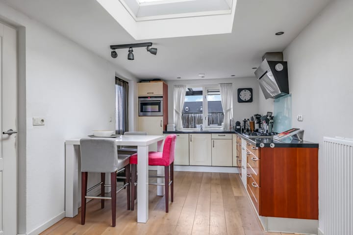 Foto 16 van Van Rooijenstraat 5