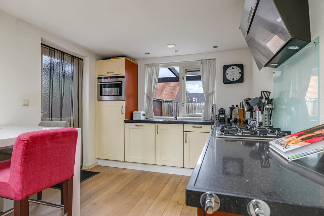 Photo 17 of Van Rooijenstraat 5