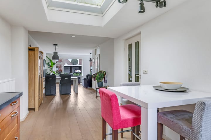 Foto 20 van Van Rooijenstraat 5