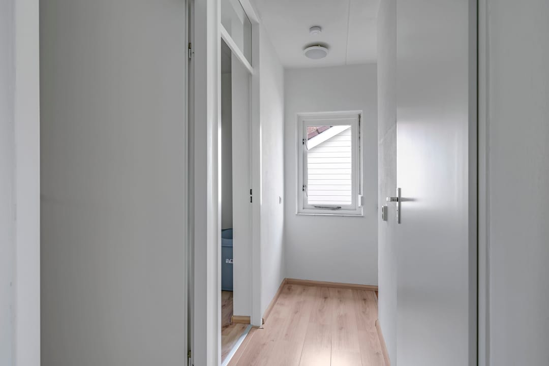 Photo 37 of Van Rooijenstraat 5