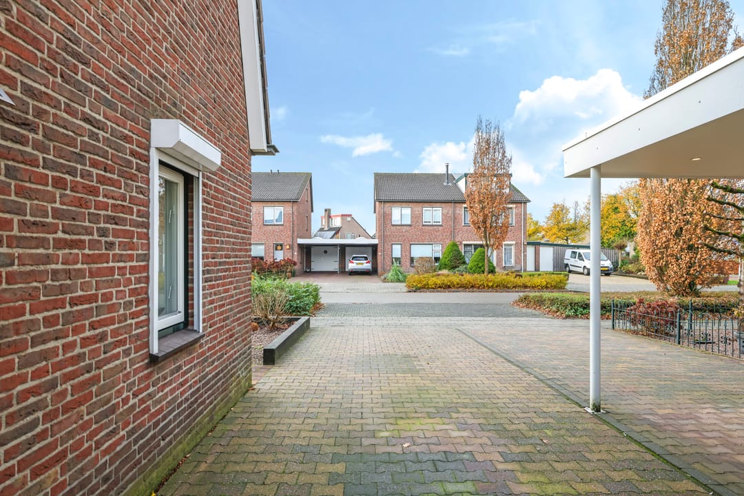 Photo 53 of Van Rooijenstraat 5