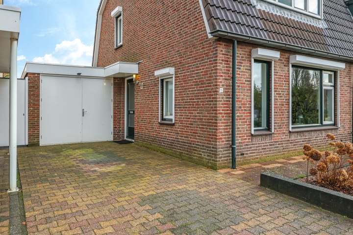 Foto 54 van Van Rooijenstraat 5