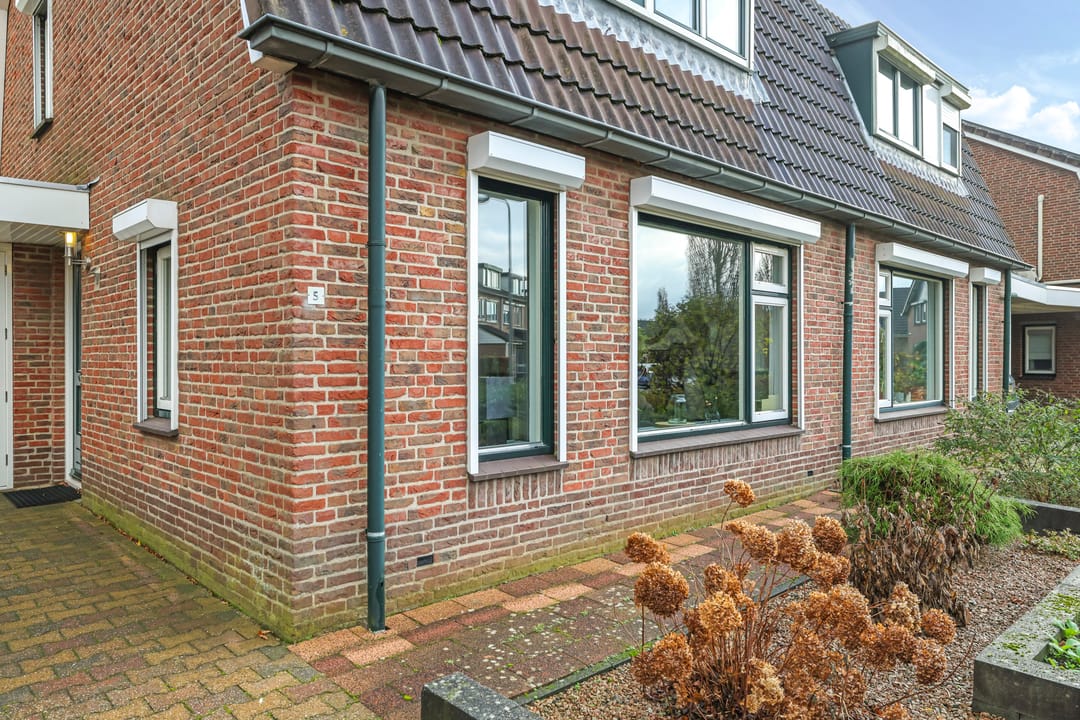 Photo 56 of Van Rooijenstraat 5