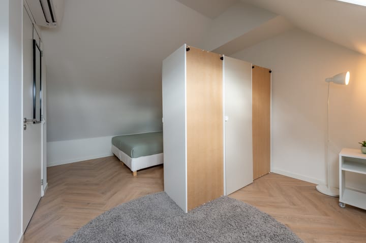 Foto 16 van Dam 81-A