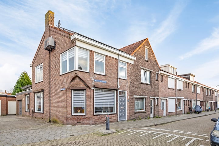 View photo 1 of Nicolaas Beetsstraat 43