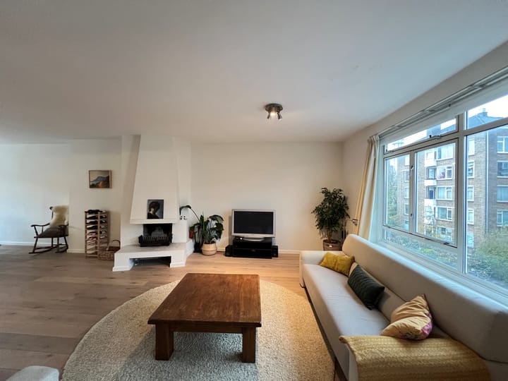 Photo 2 of Paulinastraat 64