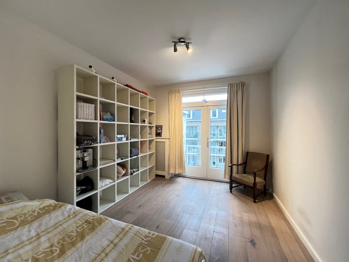 Photo 8 of Paulinastraat 64