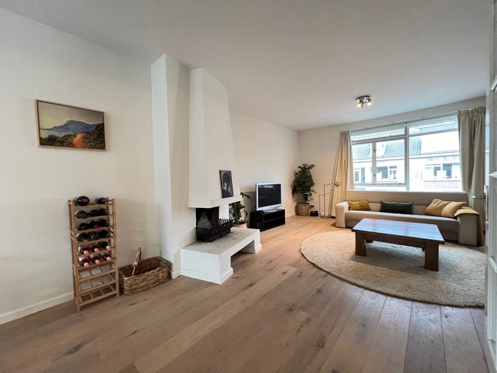 Photo 21 of Paulinastraat 64