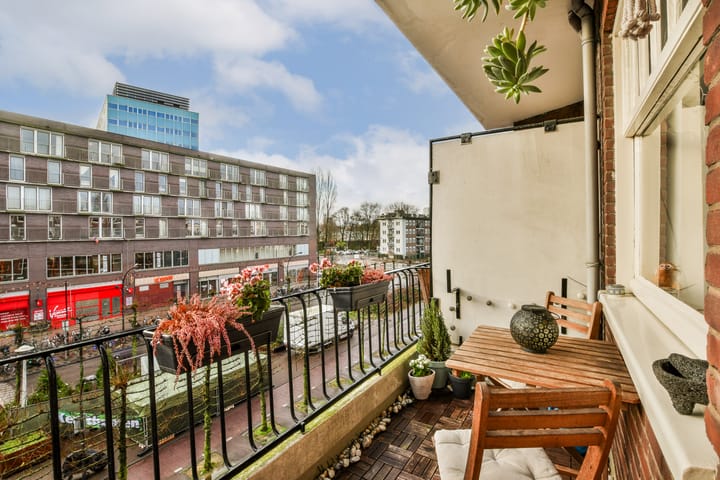 Photo 9 of Gulden Winckelplantsoen 26-2