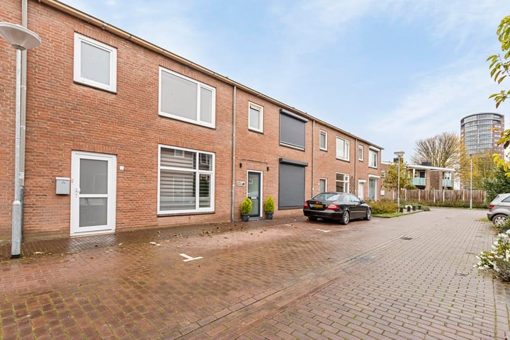 Bekijk foto 2 van Adriaen van de Vennestraat 9