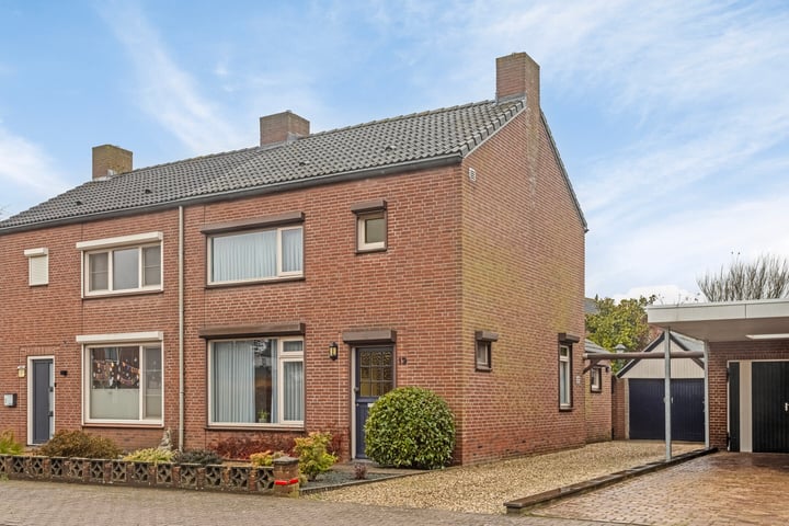 Bekijk foto 1 van Kuipersstraat 19