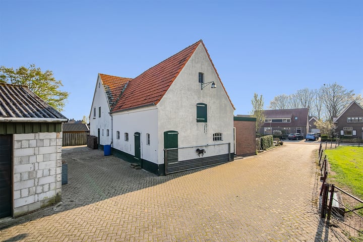 View photo 60 of Bredestraat 24