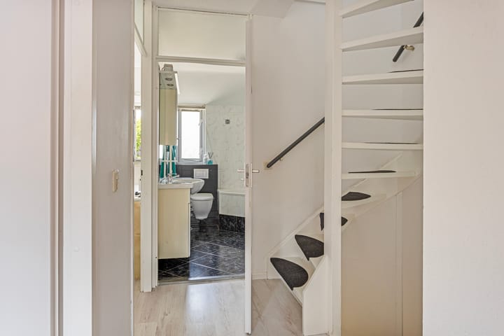 Foto 15 van Roerstraat 75