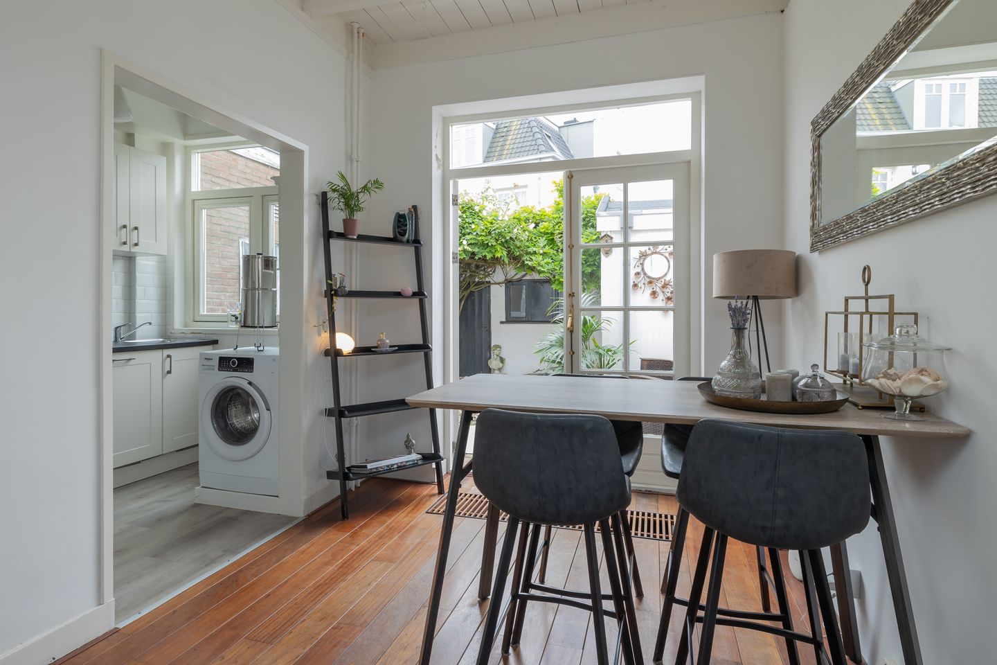 Photo 4 of Koninginneweg 16