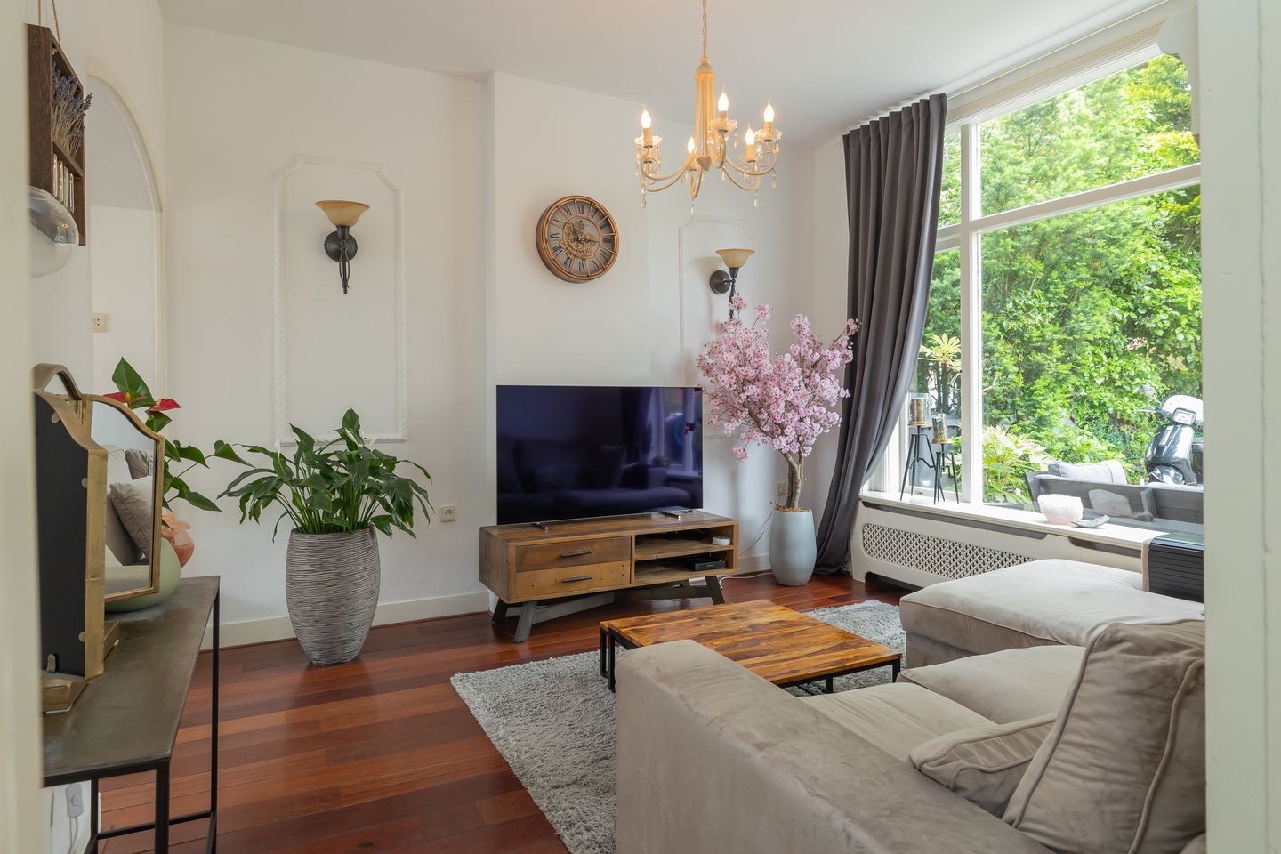 Photo 10 of Koninginneweg 16