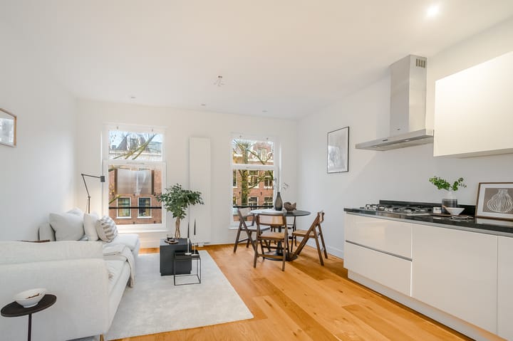 Photo 8 of Czaar Peterstraat 142-3