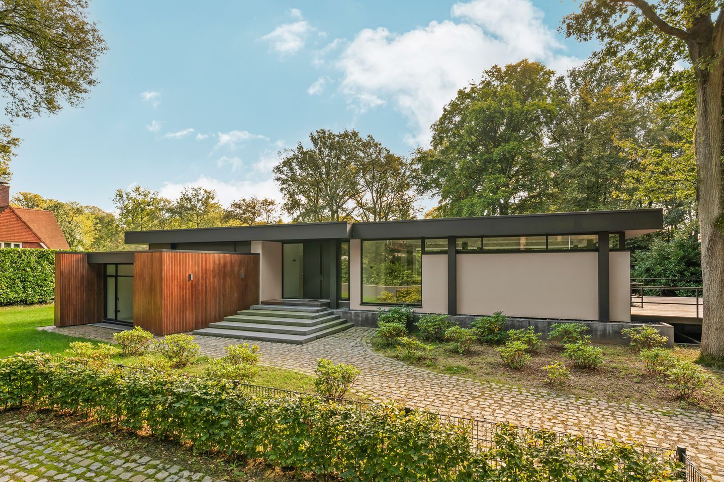 Foto 1 van Eleonoraweg 2