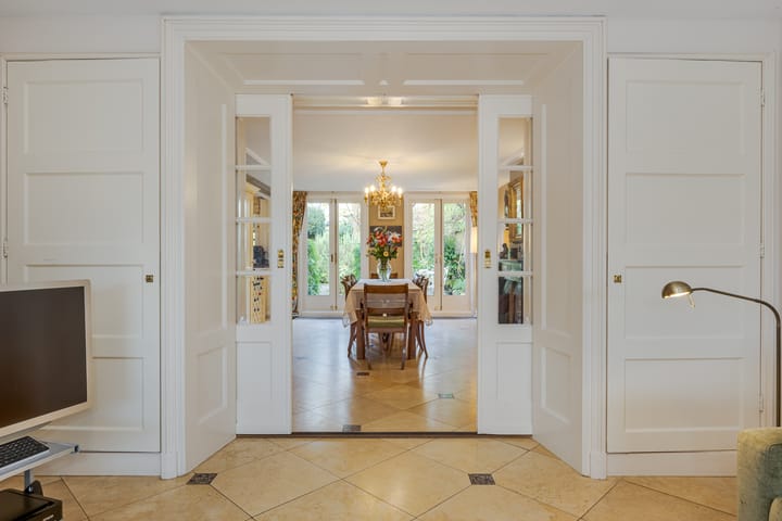 Foto 19 van Riouwstraat 111