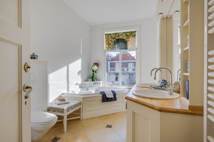 Foto 26 van Riouwstraat 111