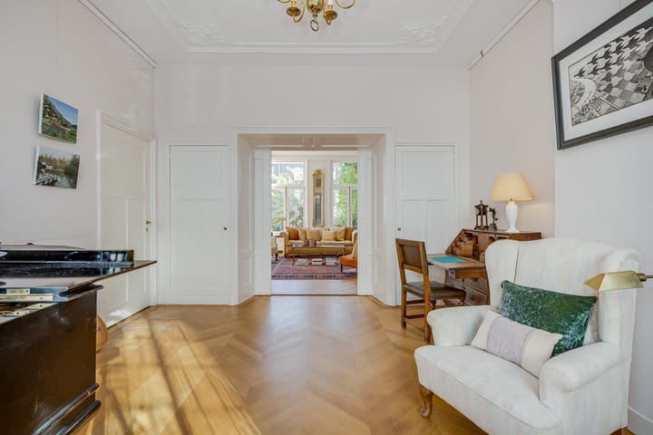 Foto 14 van Riouwstraat 111