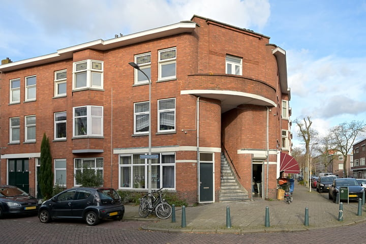 Bekijk foto 1 van Rozenburgstraat 104