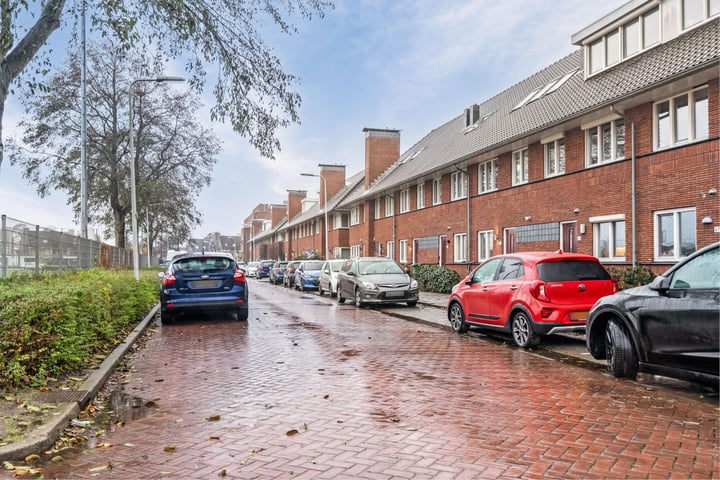 Bekijk foto 38 van Prins Clausstraat 65