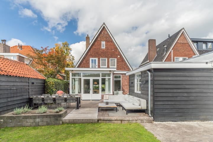 Foto 1 van Burg. Canterslaan 5