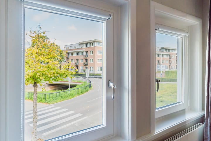 Foto 40 van Burg. Canterslaan 5