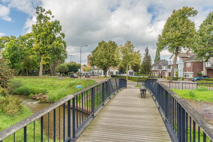 Foto 68 van Burg. Canterslaan 5