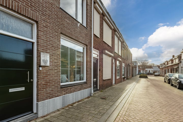 View photo 55 of Rozenstraat 11