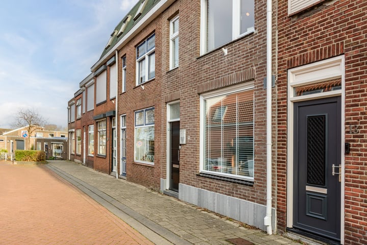 View photo 4 of Rozenstraat 11