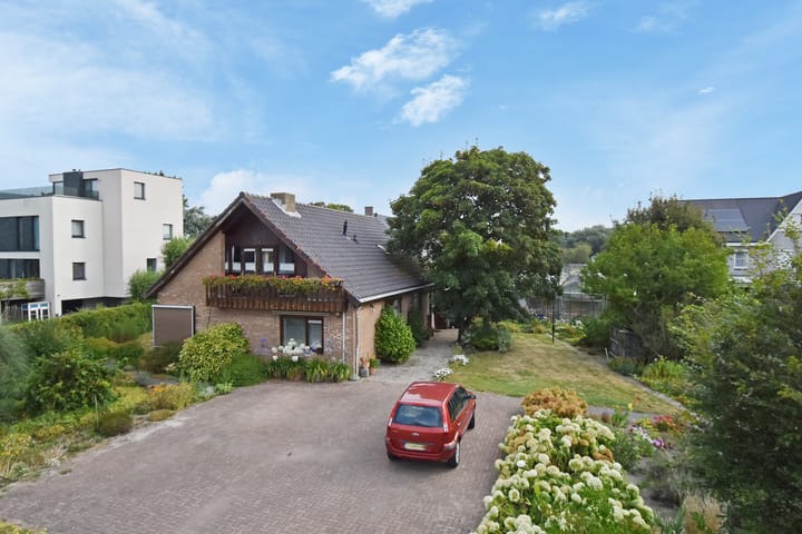 Foto 2 van Santhorsthof 50