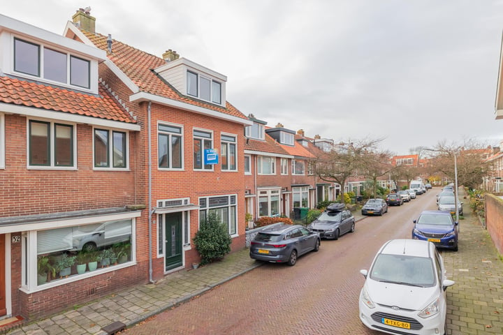 View photo 1 of Badelochstraat 30