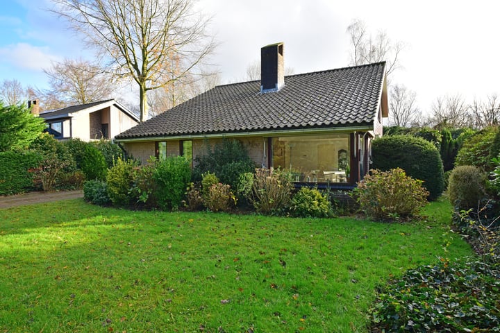 View photo of Constantijnlaan 1