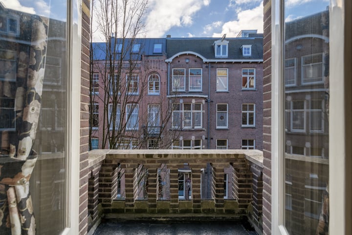 Bekijk foto 10 van Nicolaas Maesstraat 88-2